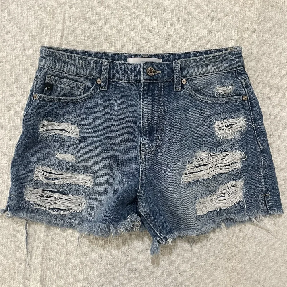 KanCan mid rise distressed raw hem denim‎ Jean shorts Size Medium Vacation Boho